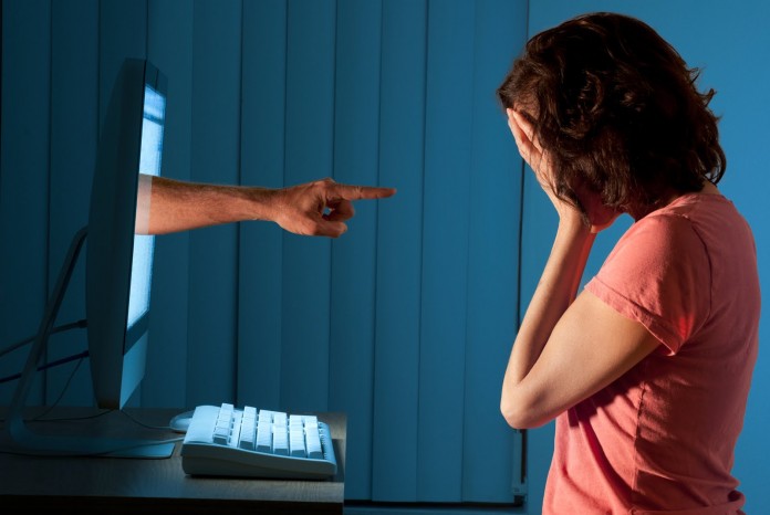 Cyberintimidation-une