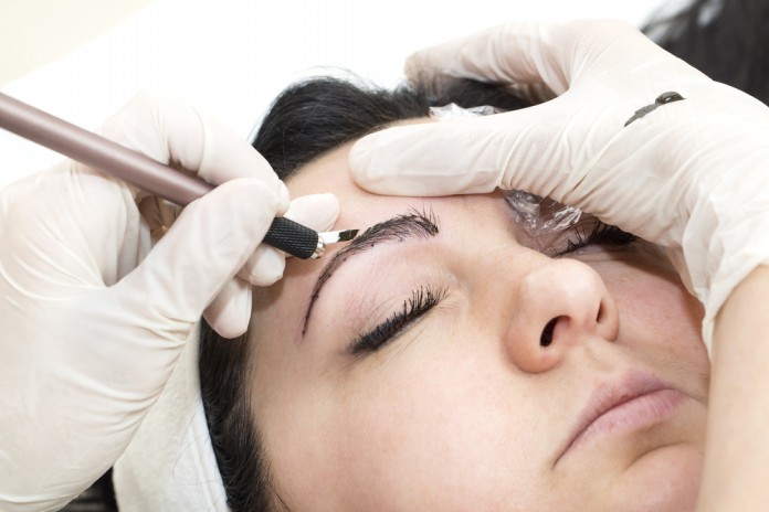 microblading-esthetique-une