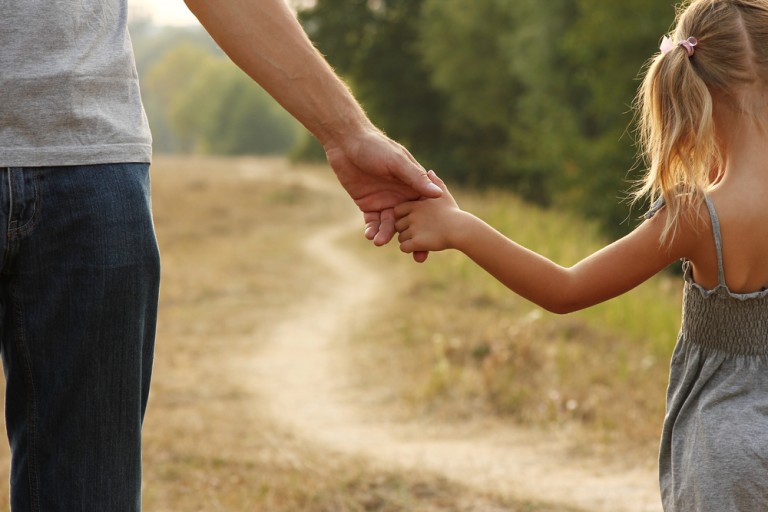 papa-adoption-une