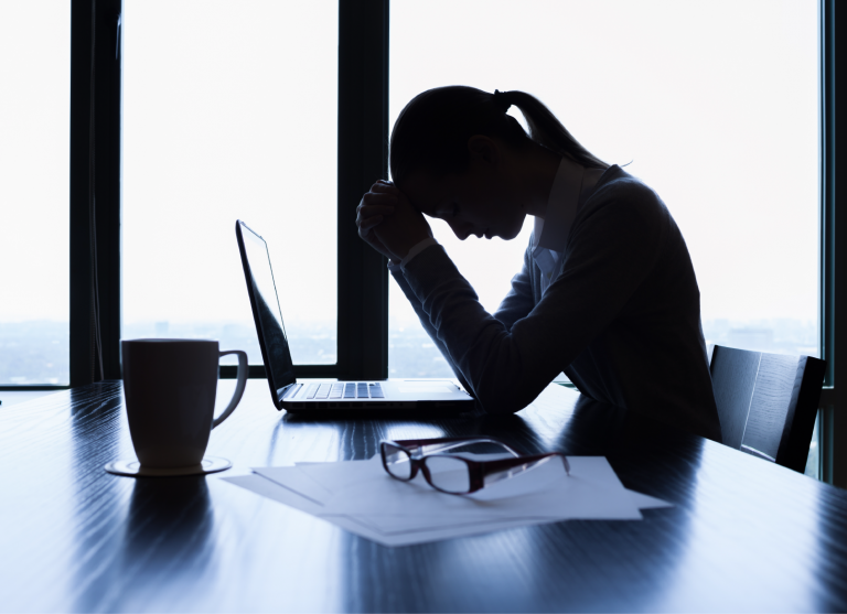 intimidation-travail-une
