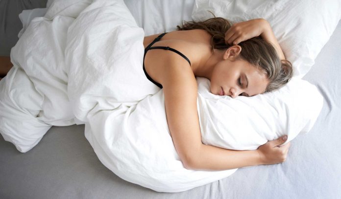 Femme qui dort Clean sleeping couverture