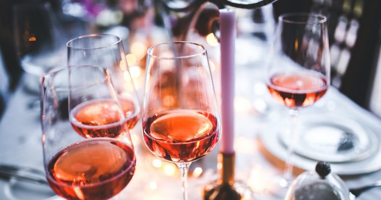 la-journaliste-vin-rose