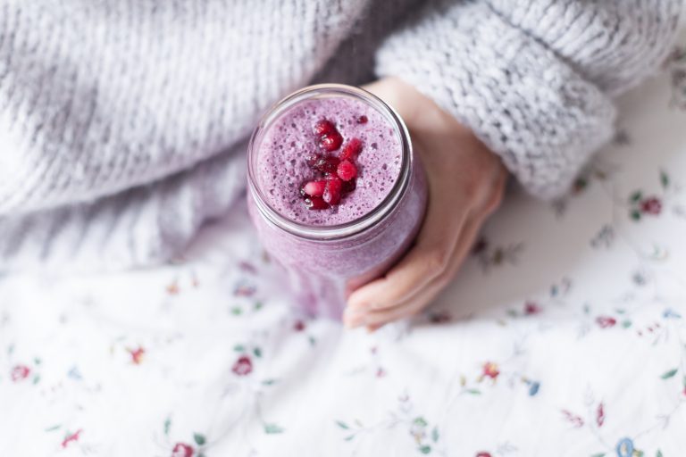RECETTE – Jus frais à la pomme grenade et à la cerise