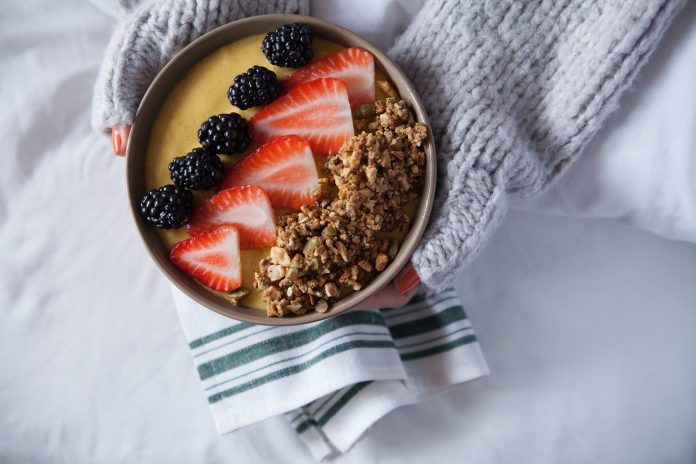 granola-noix-bol-smoothie