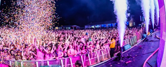 afficher-20170630152107-20151123083141-20150801-festivent-lifeincolor-301-credit-stephanegaudreau.jpg.1240x504_q85_crop