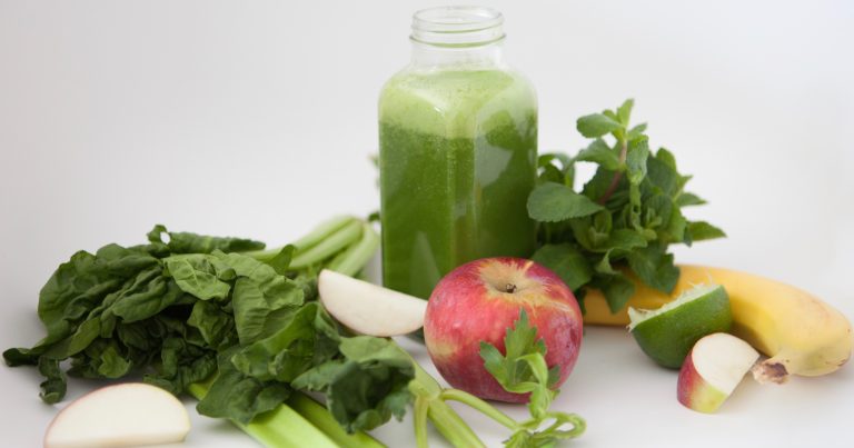 RECETTE – Le jus vert qui t&rsquo;aidera à retrouver ton énergie