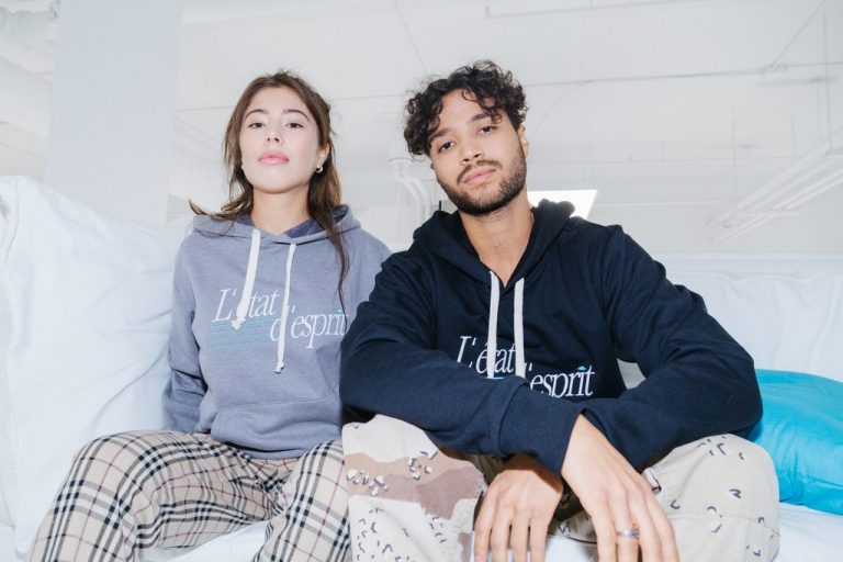 Kozyness : une nouvelle ligne québécoise de vêtements unisexes et « kozy »