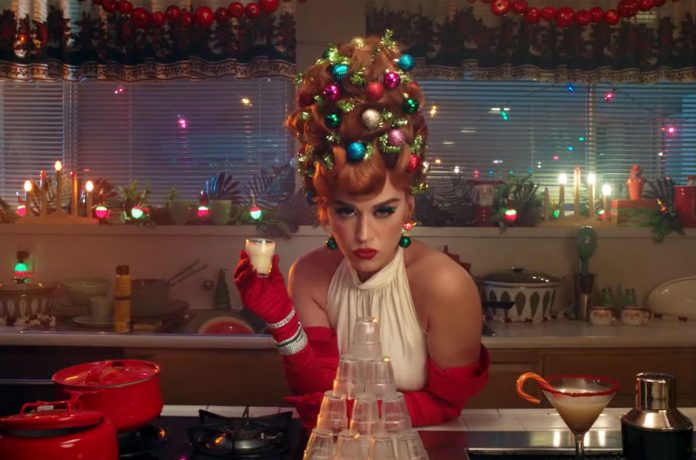 Katy-Perry-Cozy-Little-Christmas-2019