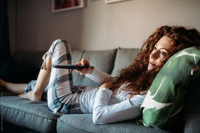 5 séries « girly » à écouter sur ICI Tou.tv durant la quarantaine