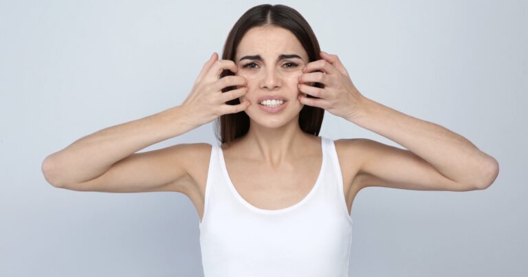 Eczéma facial? Voici les produits de beauté qui sauvent mon visage