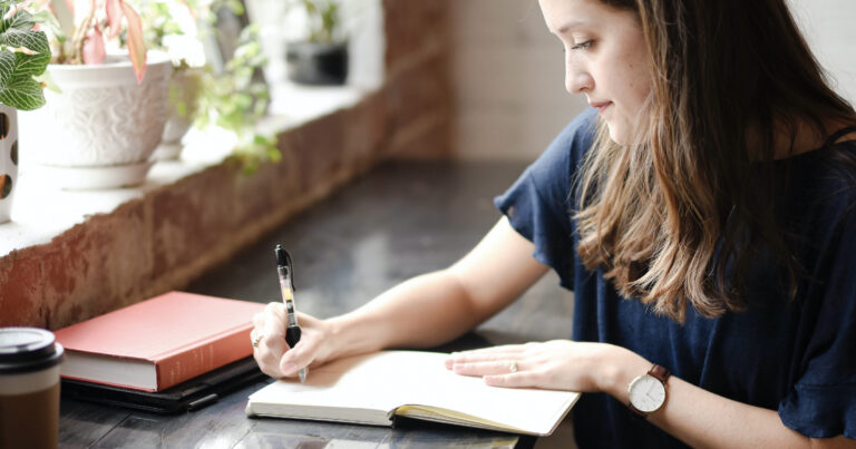 Conseils et astuces pour progresser à l’écrit en français