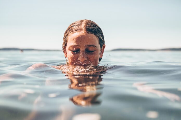 water sport-erik-dungan-lNUi7W4iwok-unsplash