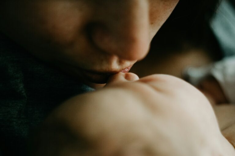 7 façons d&rsquo;aider *vraiment* une nouvelle maman
