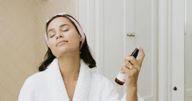 3 bases et 3 fixatifs de maquillage parfaits pour l&rsquo;été
